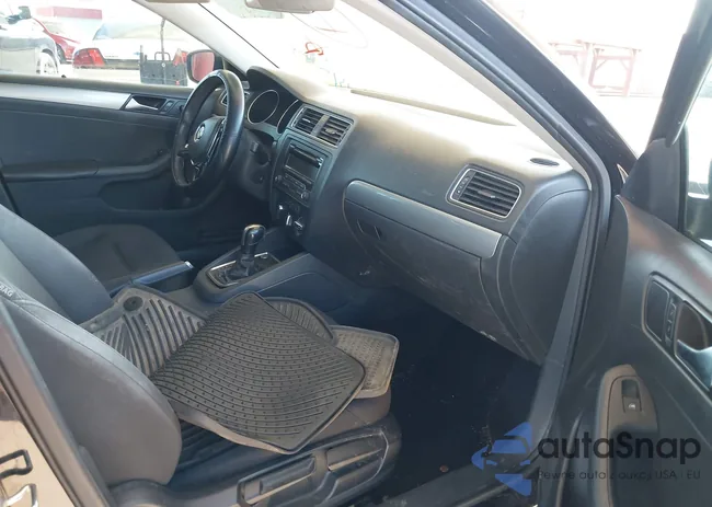 3VWD17AJ2FM275810: 42262695