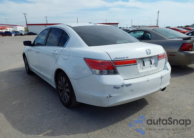 1HGCP2F8XBA038335: 42262848