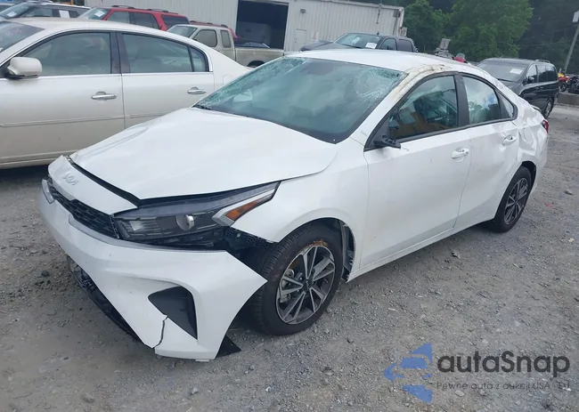 3KPF24AD2RE827273: 42262335