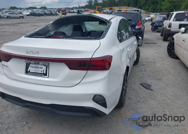 3KPF24AD2RE827273: 42262335