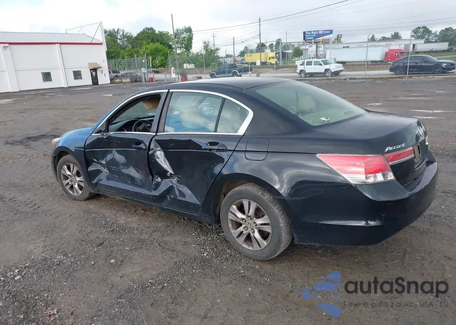 1HGCP2F63CA198752: 42263733