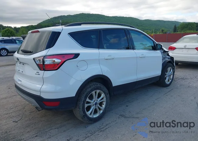 1FMCU9GD0JUC30075: 42263176