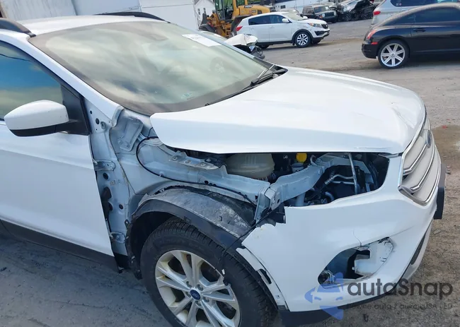 1FMCU9GD0JUC30075: 42263176