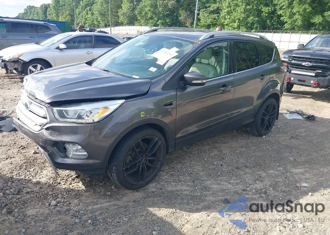 1FMCU9J96HUB30755: 42263242