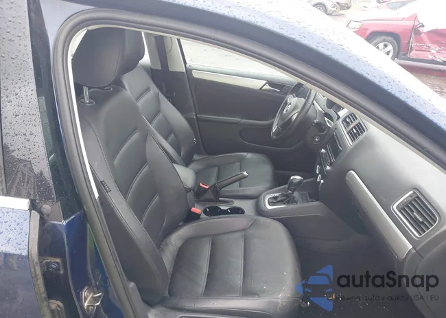 3VWDX7AJ0DM427871: 42264288