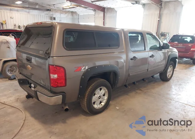 1GCPKSE7XCF184018: 42264699