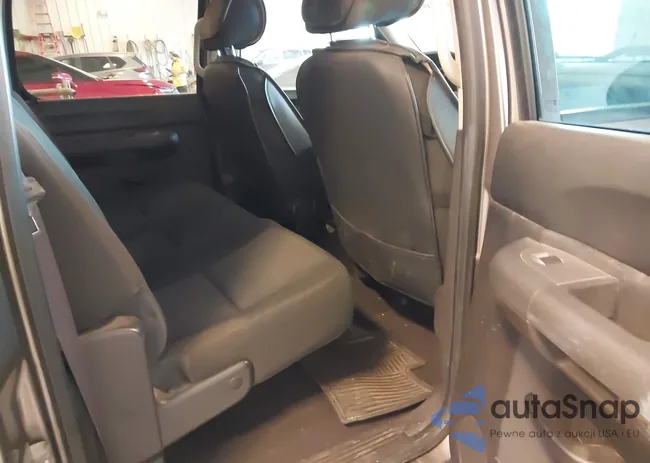 1GCPKSE7XCF184018: 42264699