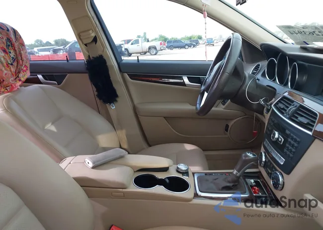 WDDGF8AB8DG126573: 42263944