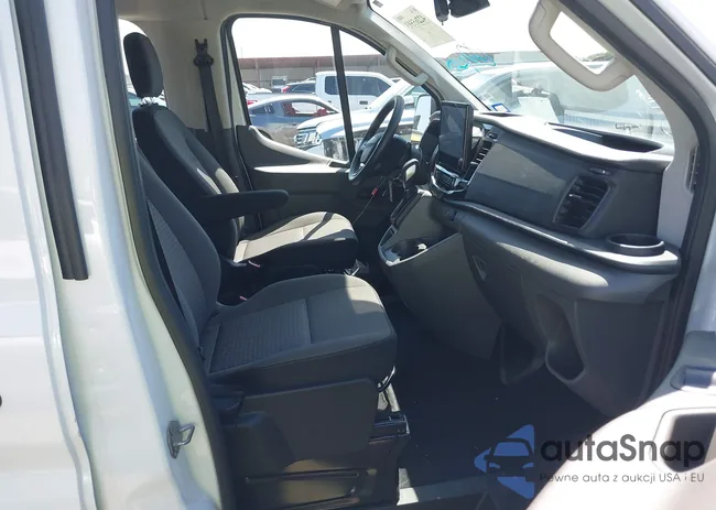 1FBAX2Y86RKA08969: 42265593