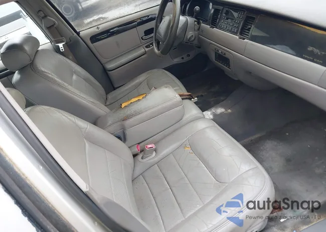 1LNFM82WXWY659028: 42265774