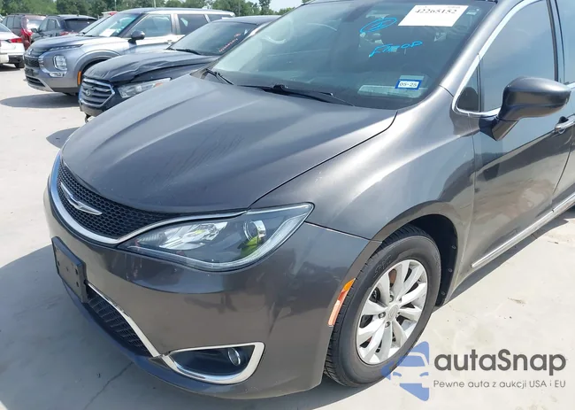 2C4RC1BG3HR691556: 42265152