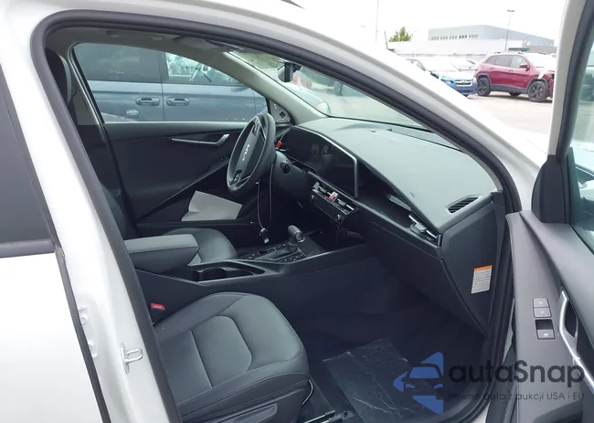 KNDCT3LE4S5219109: 42267575