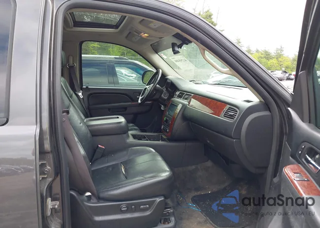 1GNUKBE01AR105053: 42268400