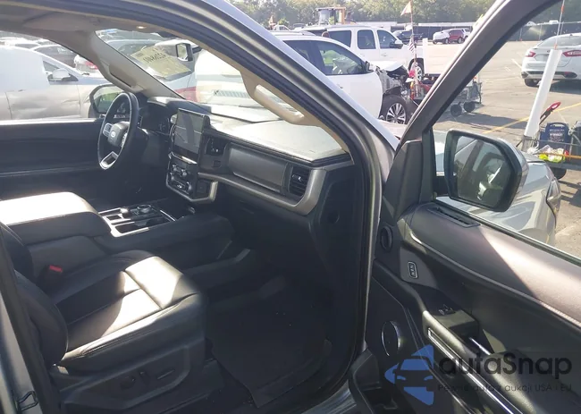 1FMJU1H87PEA08145: 42268401