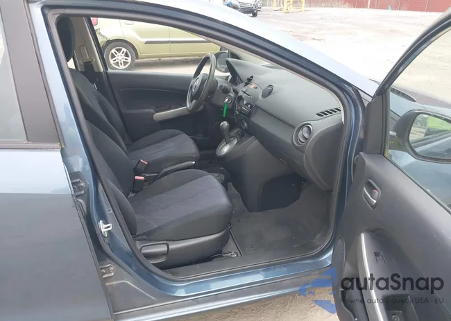 JM1DE1KZ2E0176480: 42268767