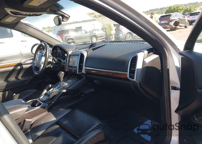 WP1AE2A29DLA15374: 42269420