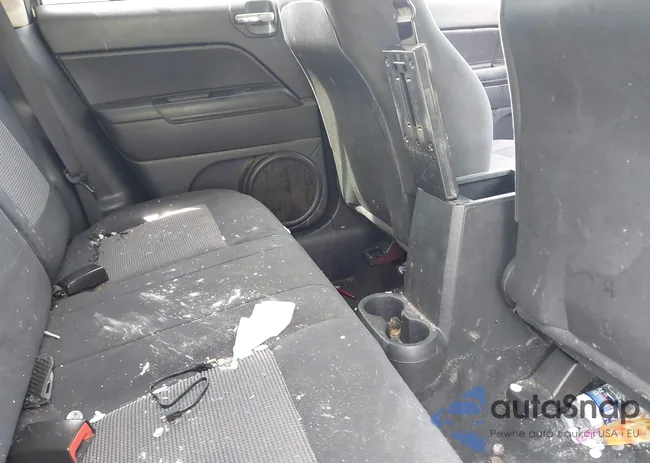 1C4NJDBB4CD578897: 42269680