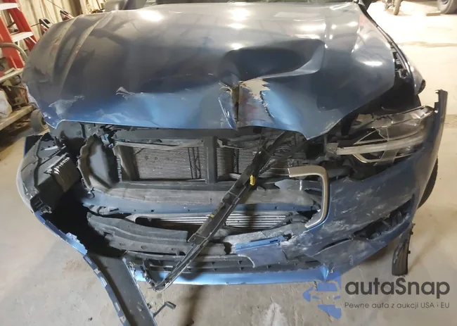 LYV102RM1KB296870: 42270012