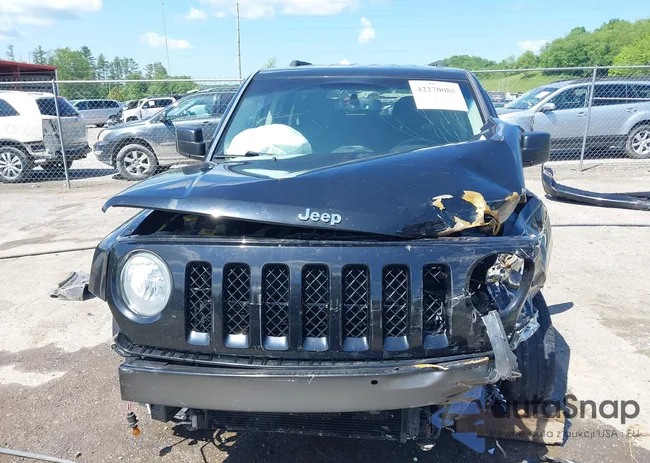 1C4NJRFB5GD647142: 42270085