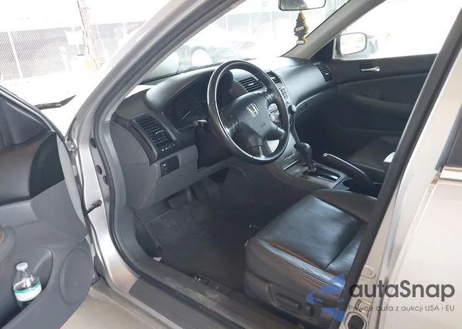 1HGCM56827A076398: 42270132