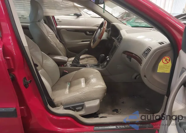 YV1SW53D511135645: 42270223