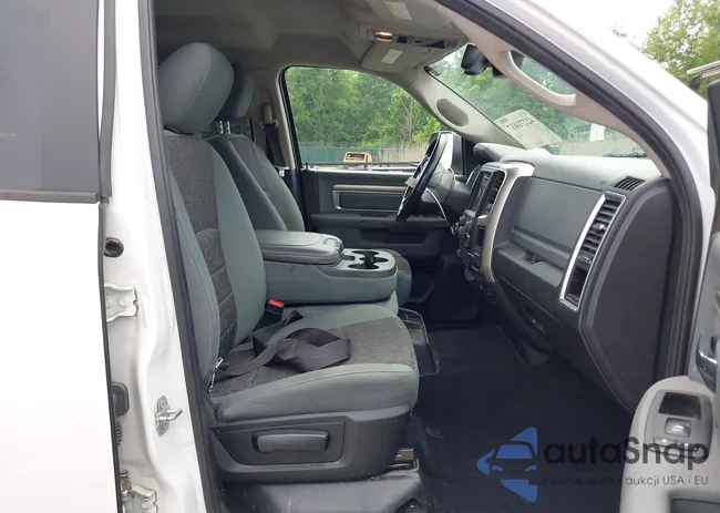 1C6RR7LT2JS179408: 42271437