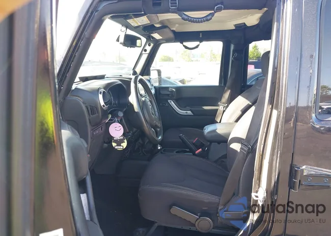 1C4BJWFG2DL670733: 42271548