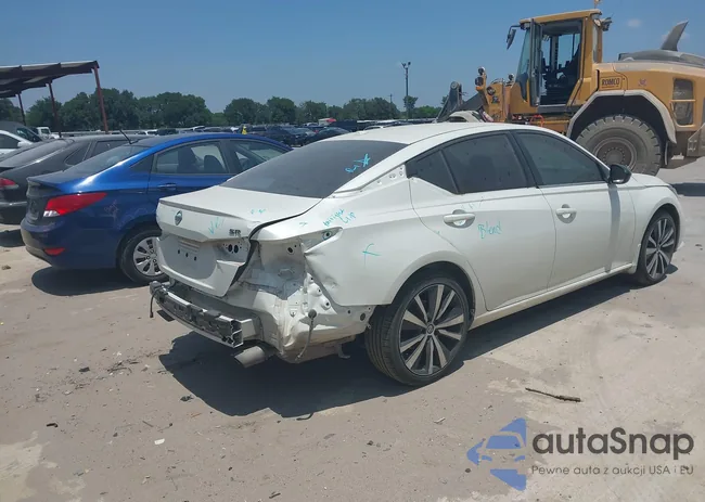 1N4BL4CVXLC273213: 42270990