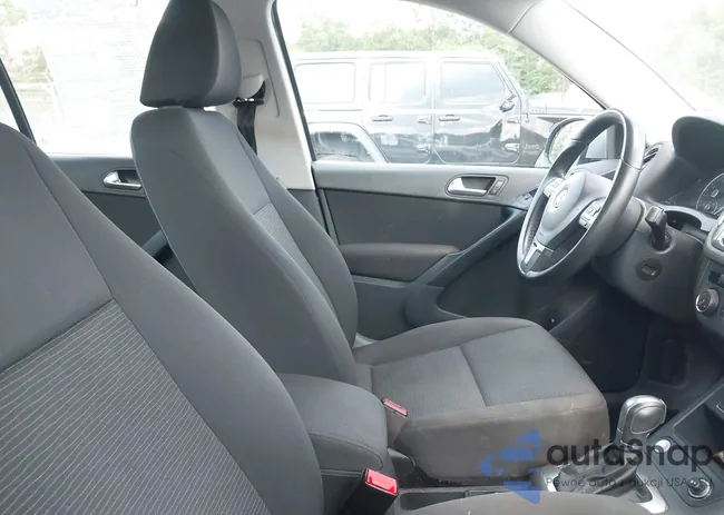 WVGAV7AX4JK003057: 42271113