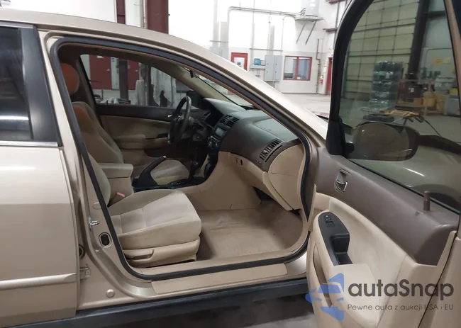 1HGCM56324A067569: 42272292