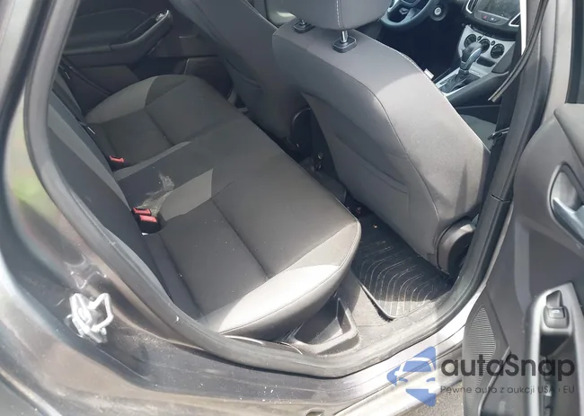 1FADP3F26EL424544: 42272437