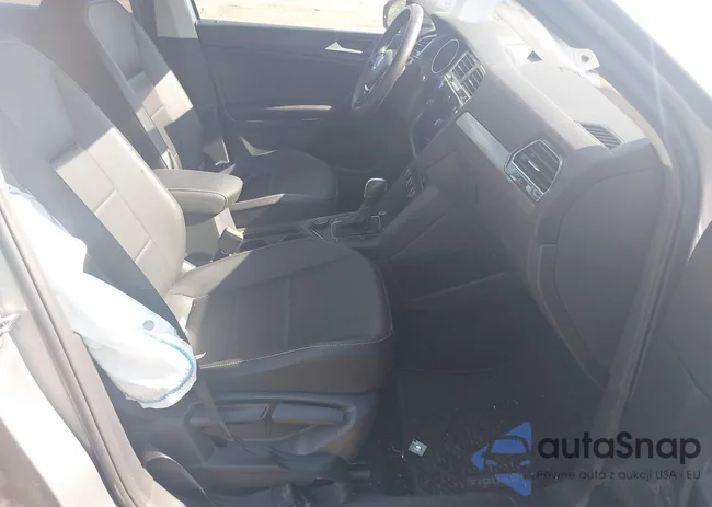 3VV2B7AX1MM142823: 42272531