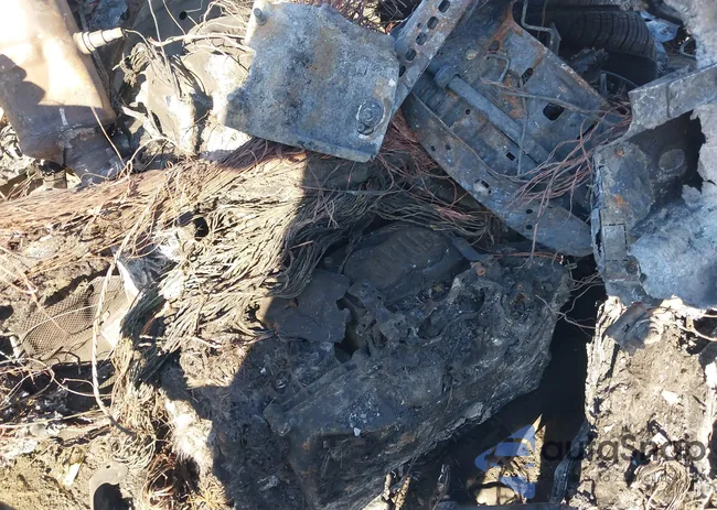 SALYL2FV8KA225815: 42272678