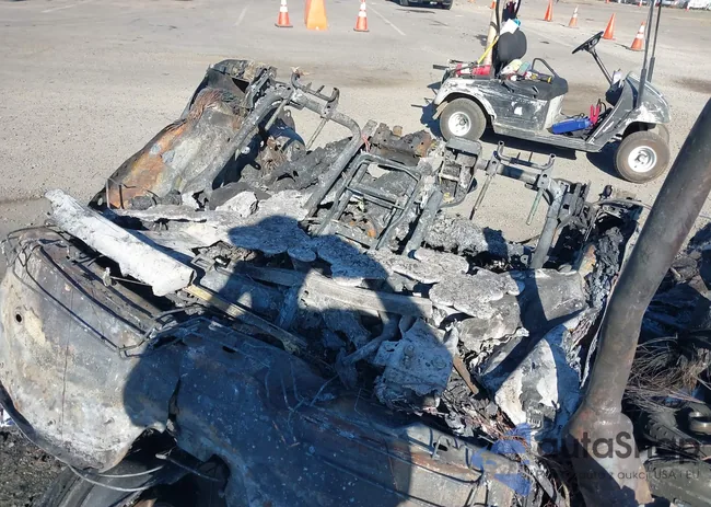 SALYL2FV8KA225815: 42272678