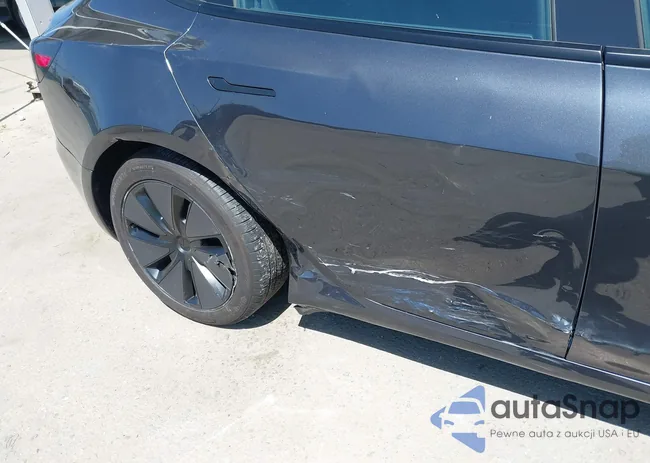 5YJ3E1EA0RF724579: 42272733