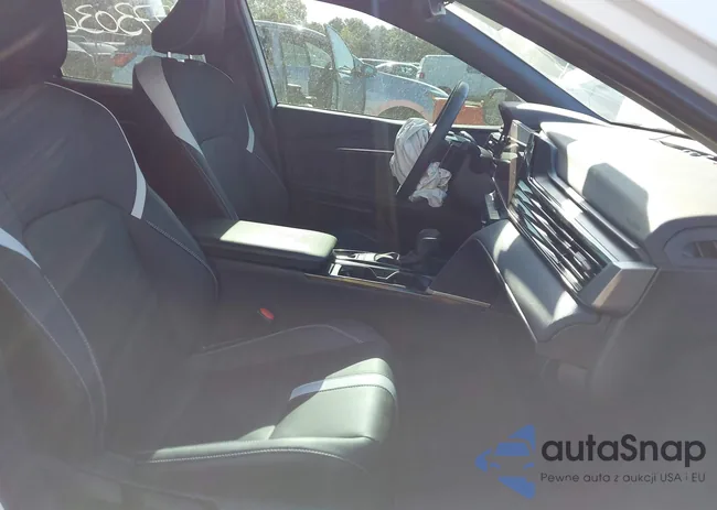 4T1DBADK8SU519611: 42273030