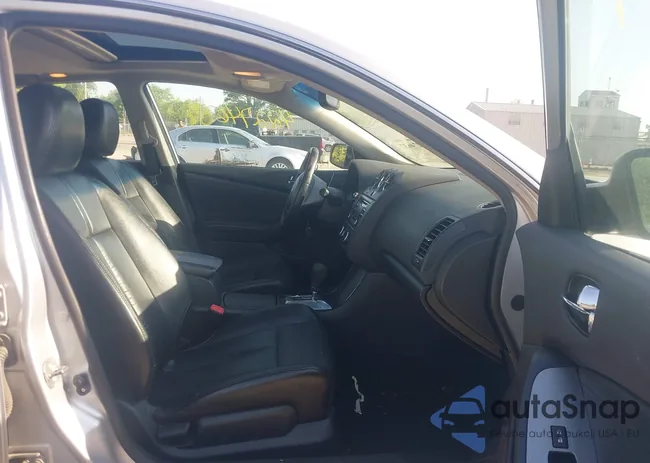 1N4BL2AP8CC128650: 42274637