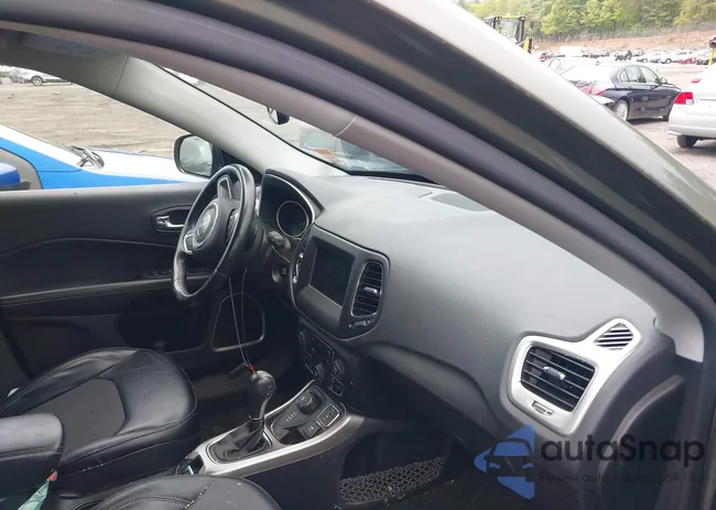 3C4NJDBB8KT828747: 42273871