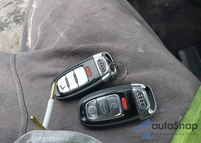 WAUSGAFC8CN001560: 42274045