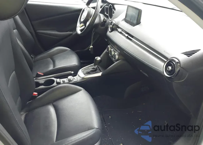 3MYDLBYV3KY525777: 42275400