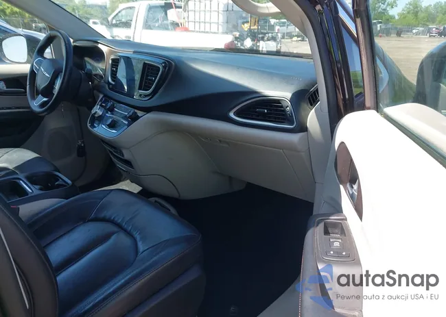 2C4RC1BG9HR816334: 42275442