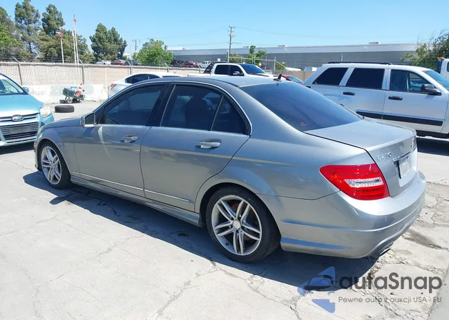 WDDGF4HB1DA790117: 42275455