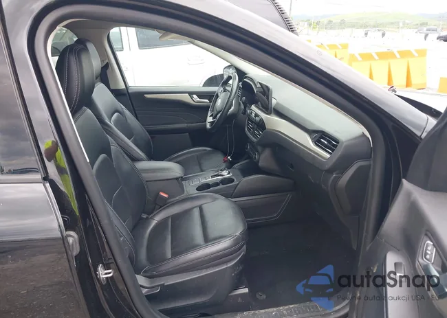 1FMCU9H67MUA64335: 42275524