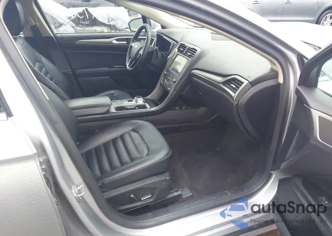 3FA6P0CD2LR152263: 42275603