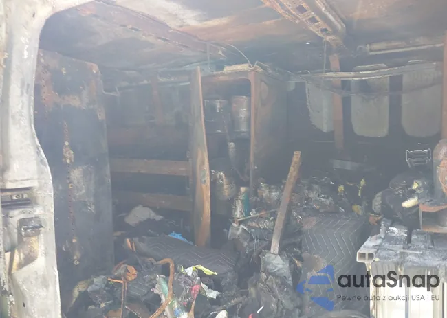 1FTYR2YMXHKB54923: 42275708