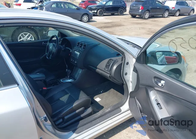 1N4AL2AP8CC208056: 42275050