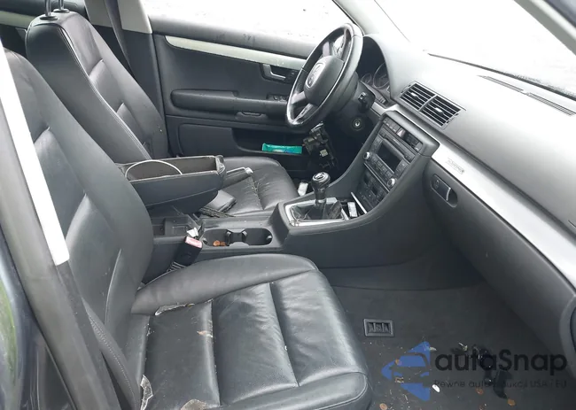 WAUDF78E28A014915: 42275097