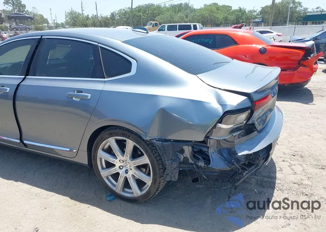 YV1A22ML2H1004789: 42276293