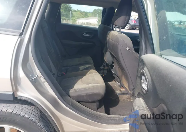 1C4PJLAB7FW732855: 42276146