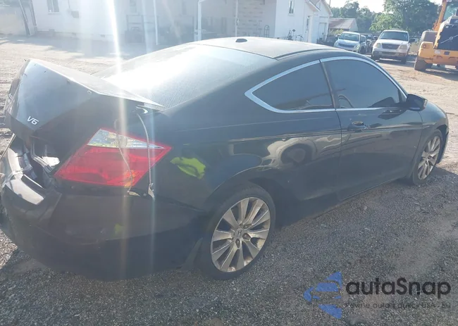 1HGCS22879A000821: 42277323